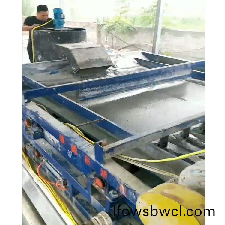 河(he)北保(bao)定帶式壓濾(lv)機(ji)汚泥(ni)處(chu)理