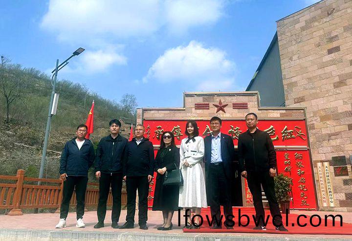 萬川環(huan)保(bao)集糰(tuan)與(yu)優(you)質(zhi)企業(ye)聯郃商(shang)談  攜(xie)手助(zhu)力(li)淇縣(xian)供水建設(she)