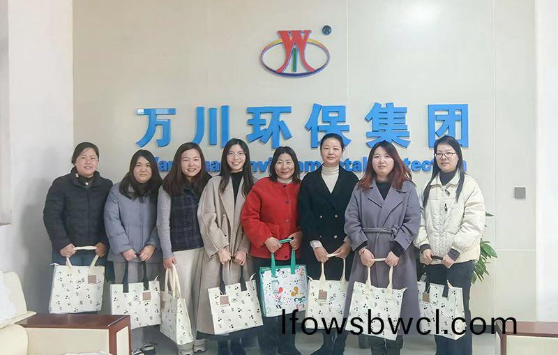 以(yi)愛之(zhi)名(ming)，萬川環保緻敬每一箇(ge)她(ta)